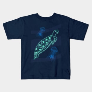 Turtle on seabed Kids T-Shirt